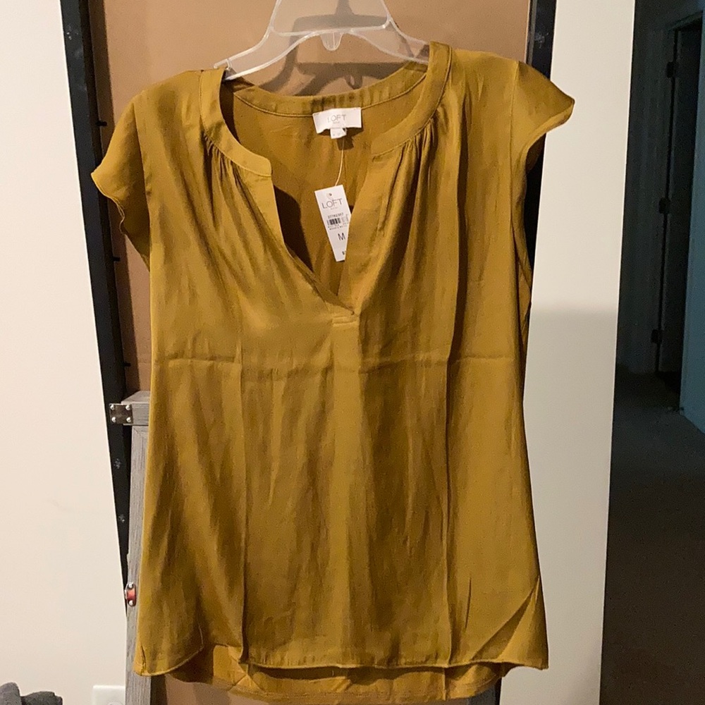 Loft medium gold cap sleeve blouse